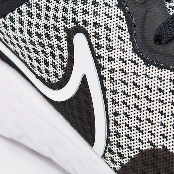 Nike React Miler 3 Men's Sneaker Shoe Limited Edition Athletic White DD0490-101 - Picture 13 of 16